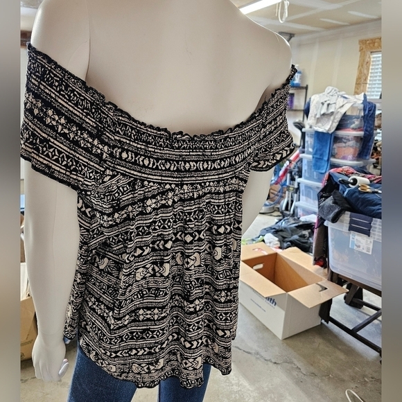 Mossimo Supply Off The Shoulder Abstract Print Top Size XL - Picture 4 of 10